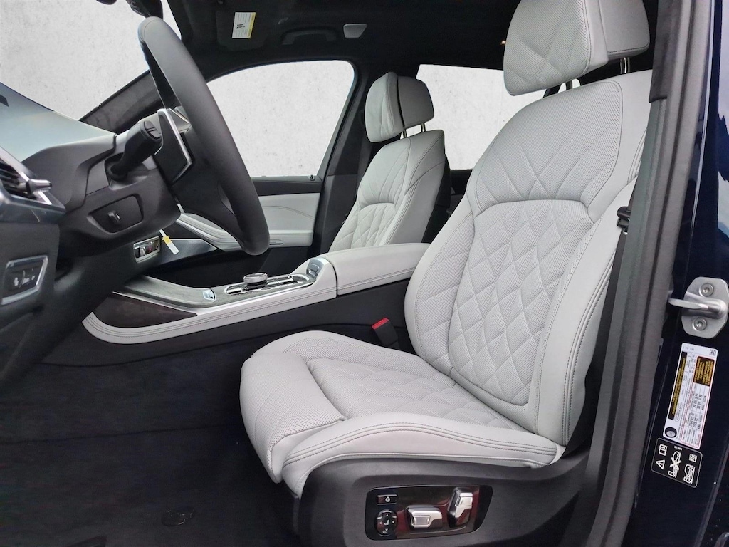 New 2027 BMW X7 xDrive40i SUV