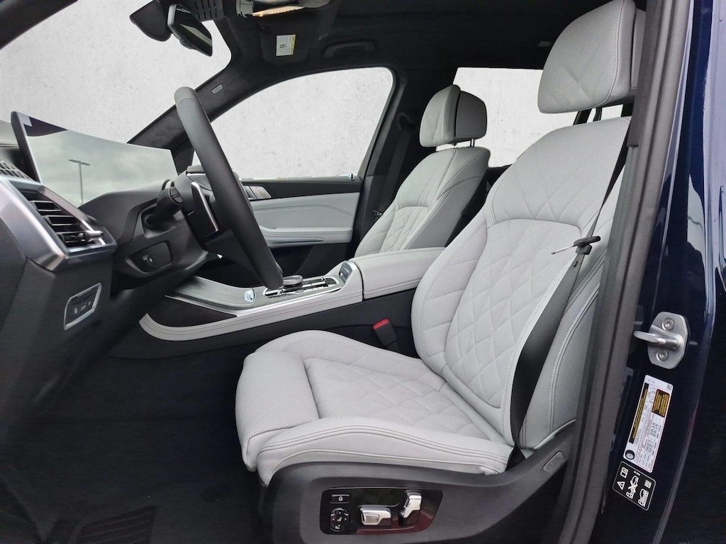 New 2027 BMW X7 xDrive40i SUV