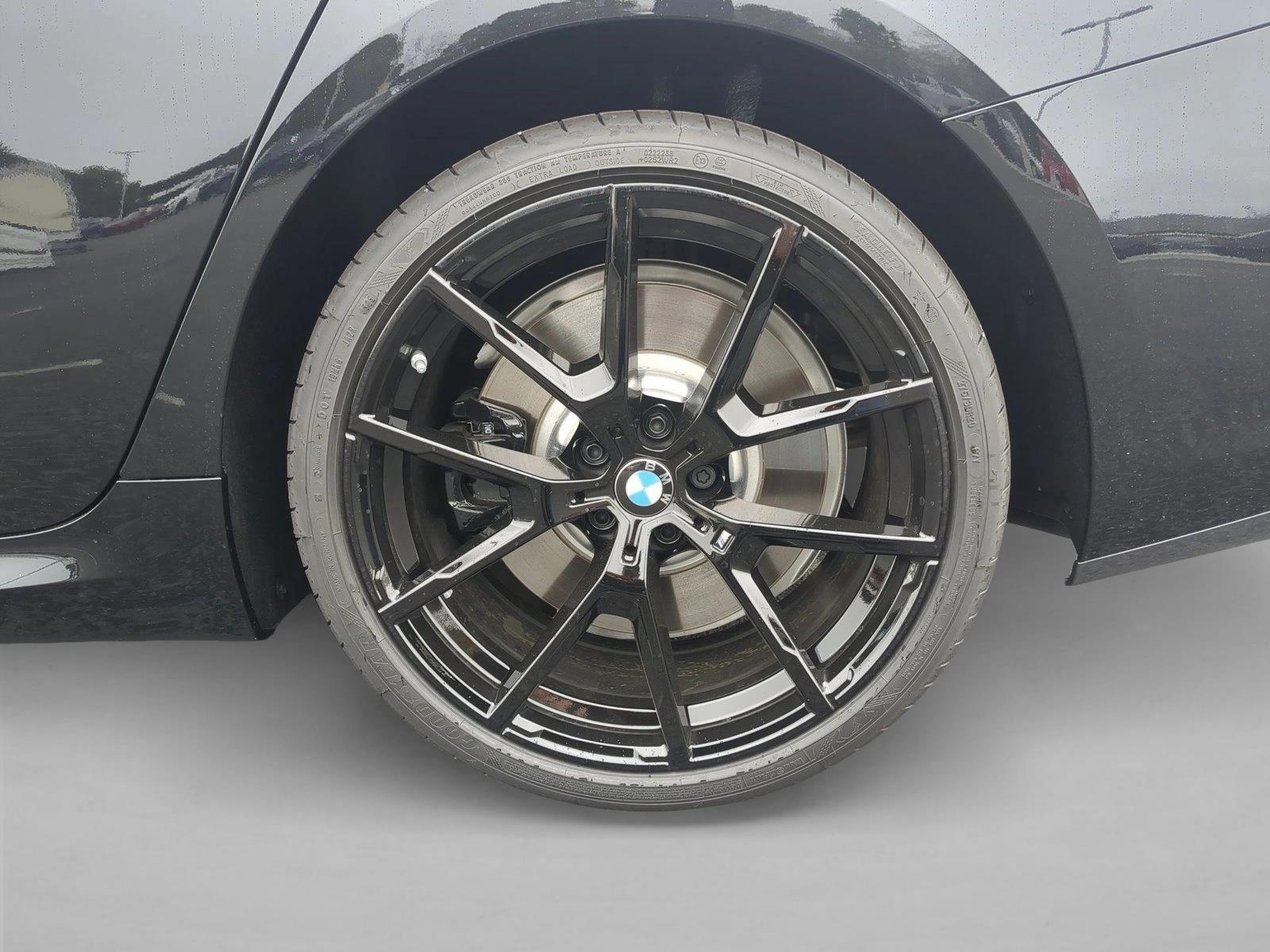2026 BMW 8 Series 840i - Photo 10