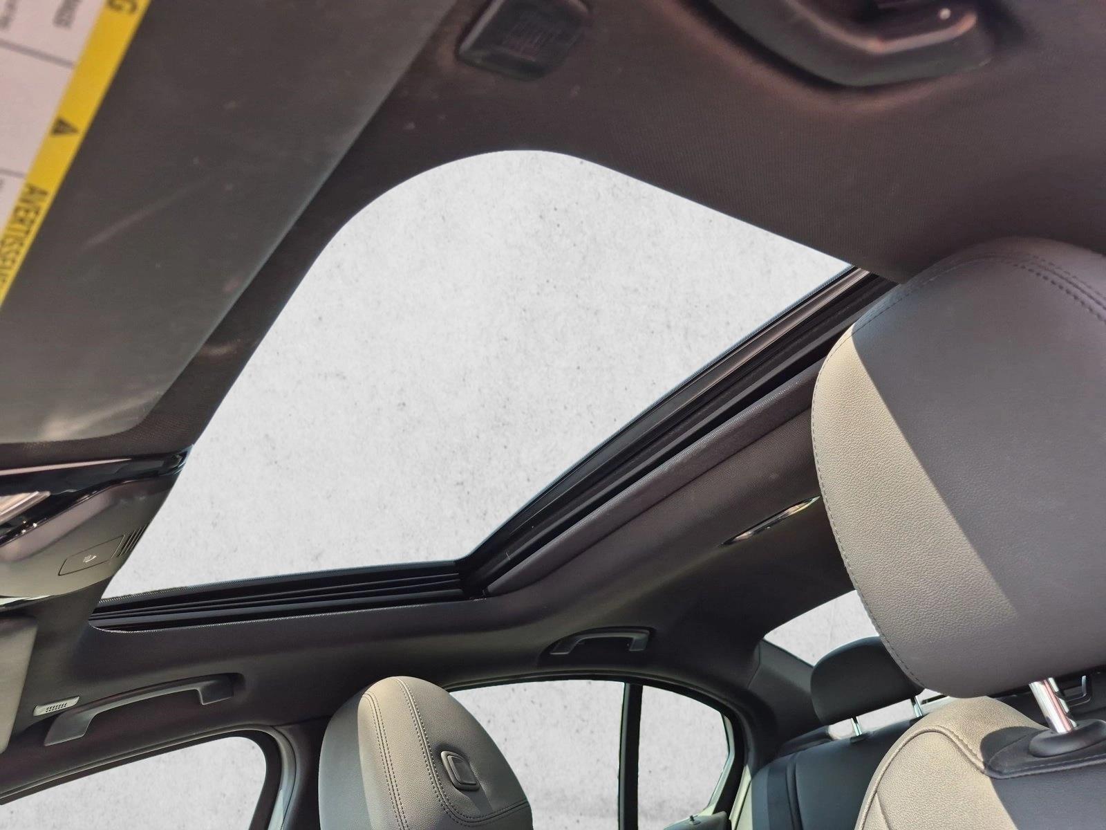 2021 BMW 3 Series 330i - Photo 16