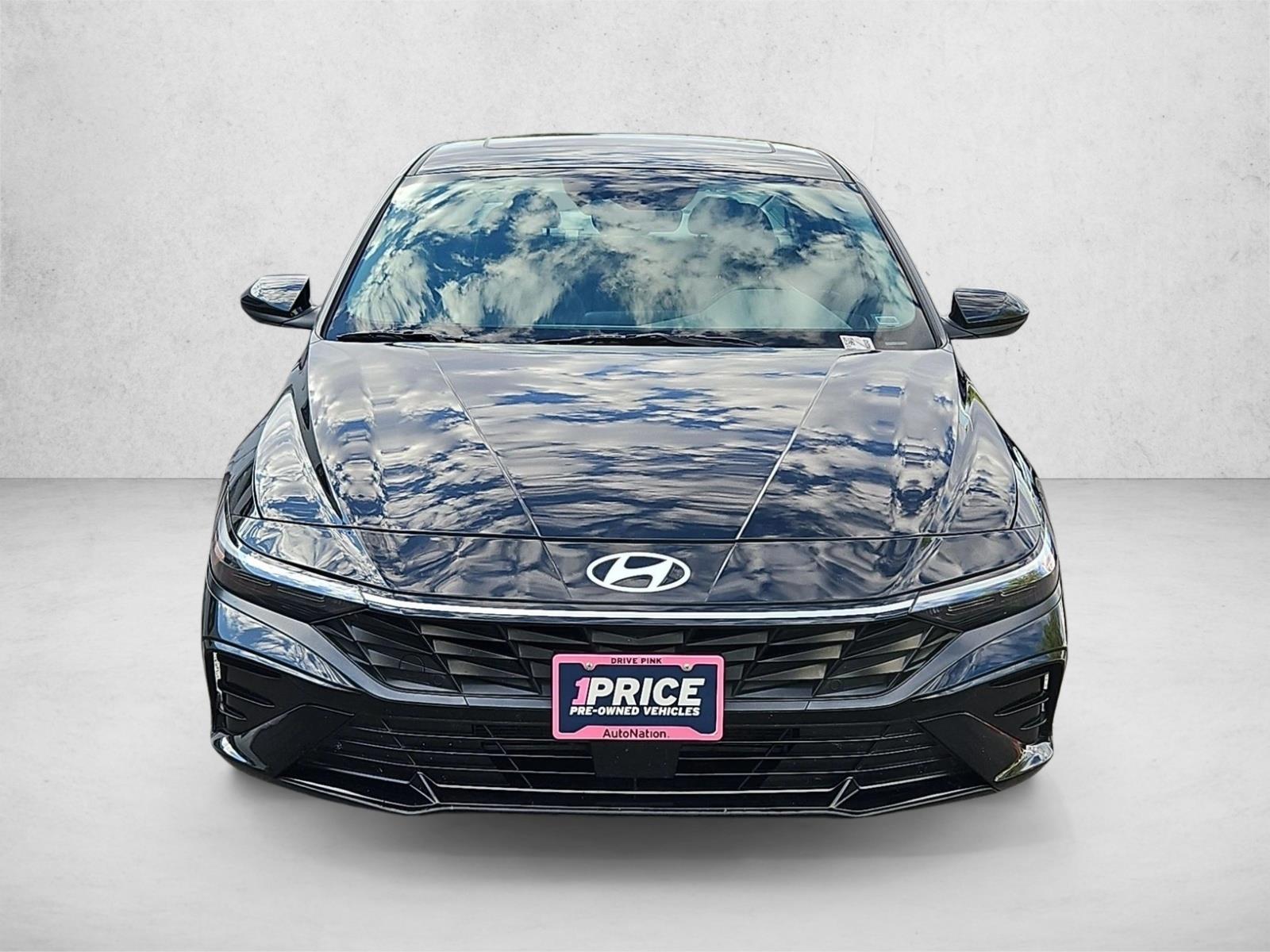 Used 2025 Hyundai Elantra 4dr Car