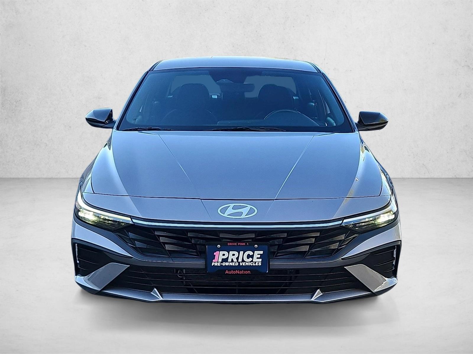 Used 2025 Hyundai Elantra Hybrid 4dr Car