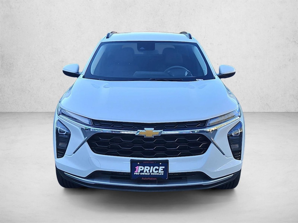 Used 2025 Chevrolet Trax LT SUV