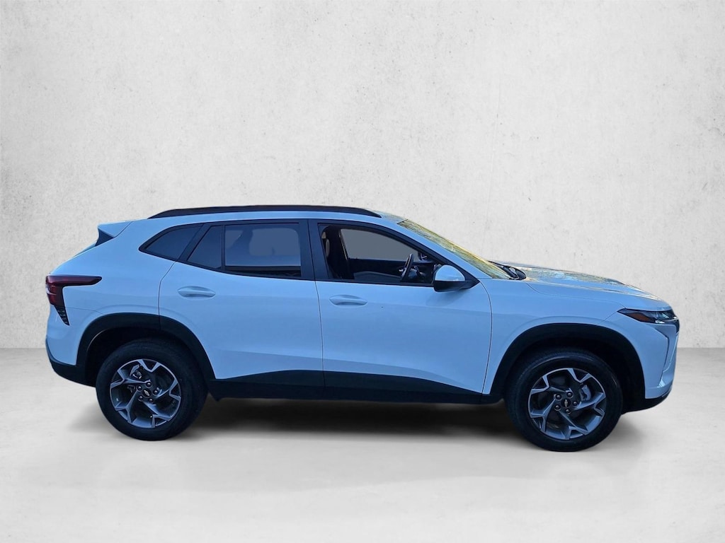 Used 2025 Chevrolet Trax LT SUV