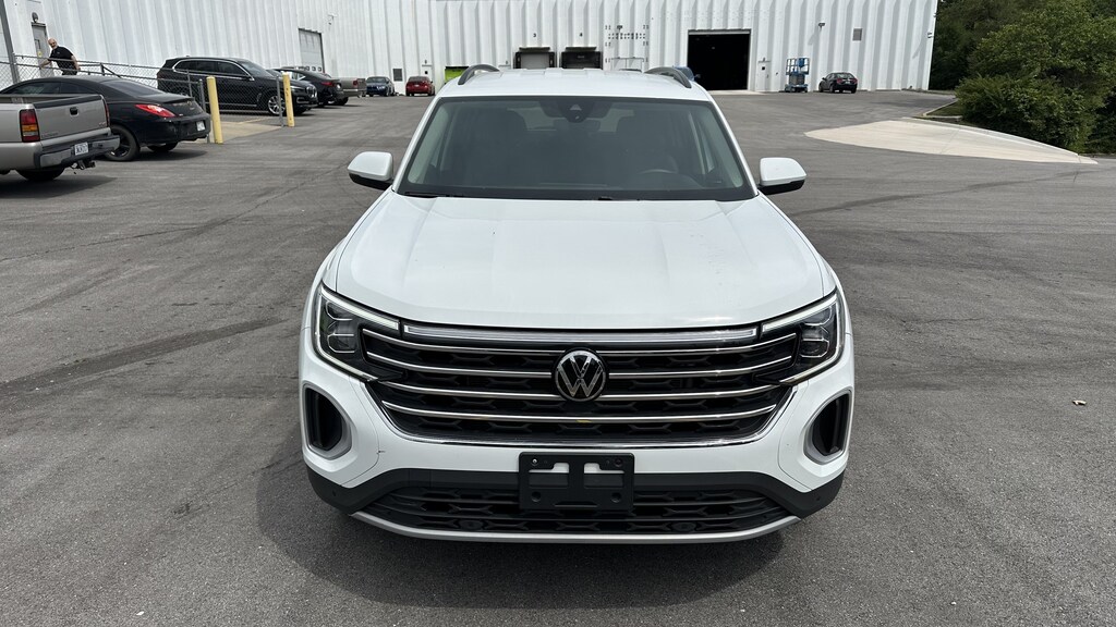 Used 2025 Volkswagen Atlas 2.0T SE w/Technology 4MOTION SUV