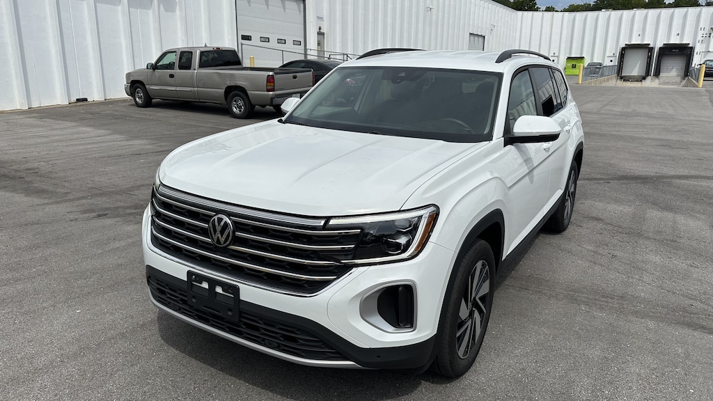Used 2025 Volkswagen Atlas 2.0T SE w/Technology 4MOTION SUV