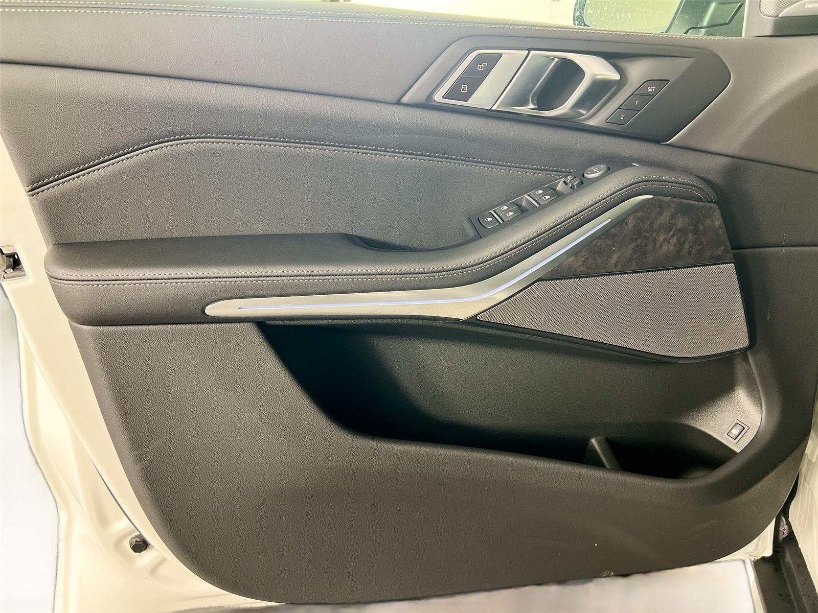 2026 BMW X5 50e - Photo 17