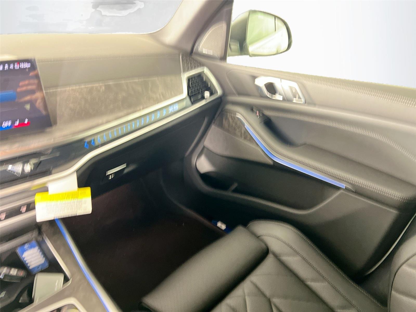 2026 BMW X5 50e - Photo 24