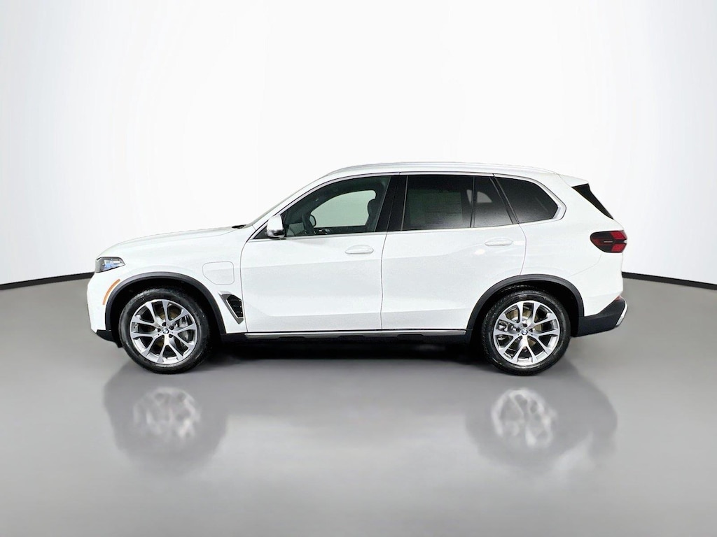 New 2026 BMW X5 xDrive50e Sports Activity Vehicle