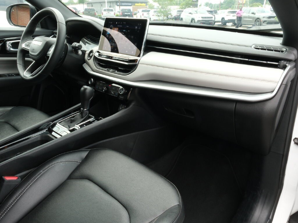 2025 Jeep Compass Limited - Photo 31