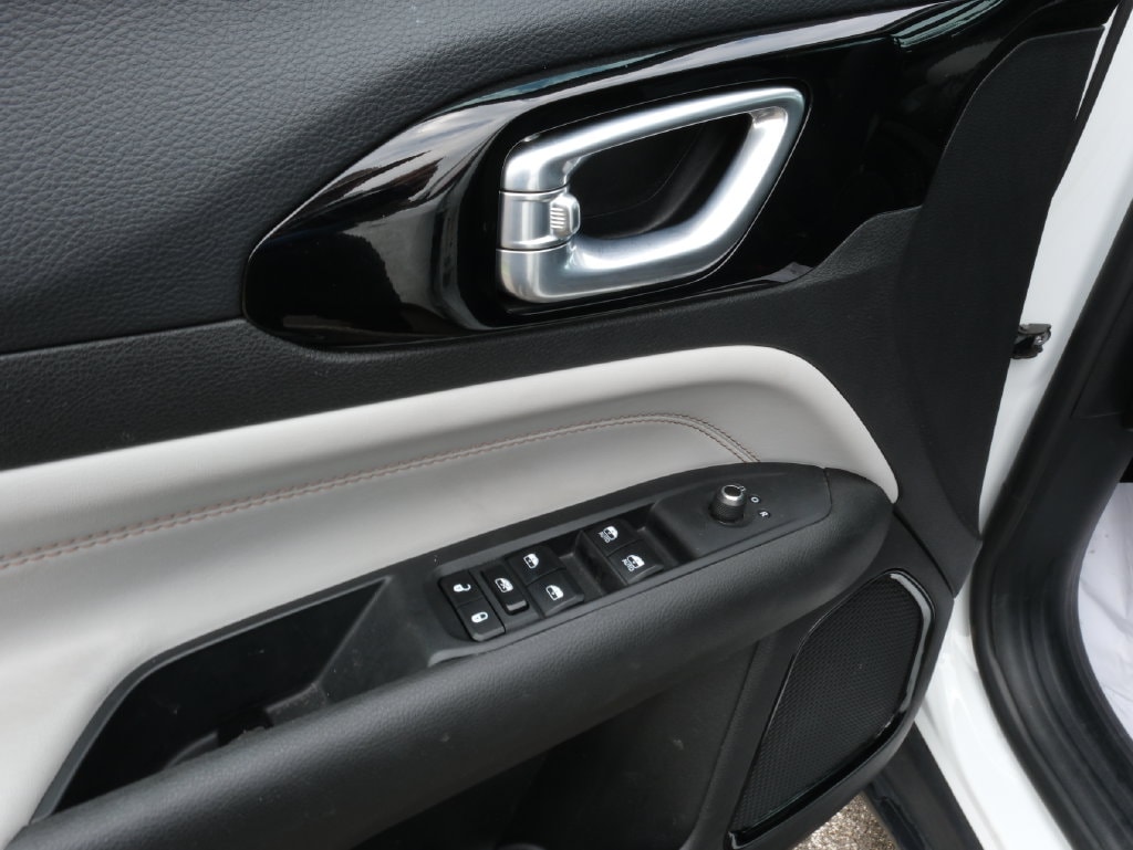 2025 Jeep Compass Limited - Photo 25