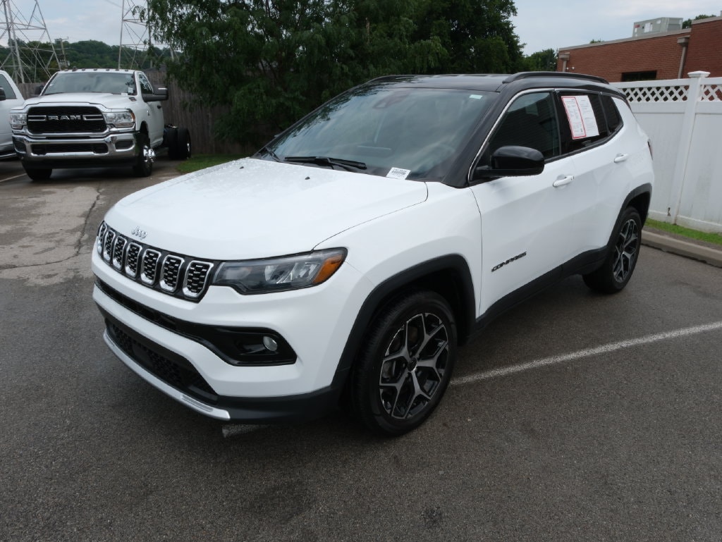 2025 Jeep Compass Limited - Photo 11