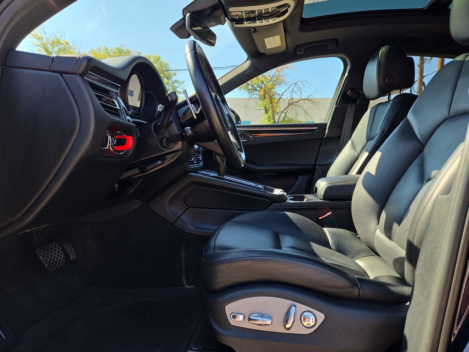 2023 Porsche Macan S - Photo 16