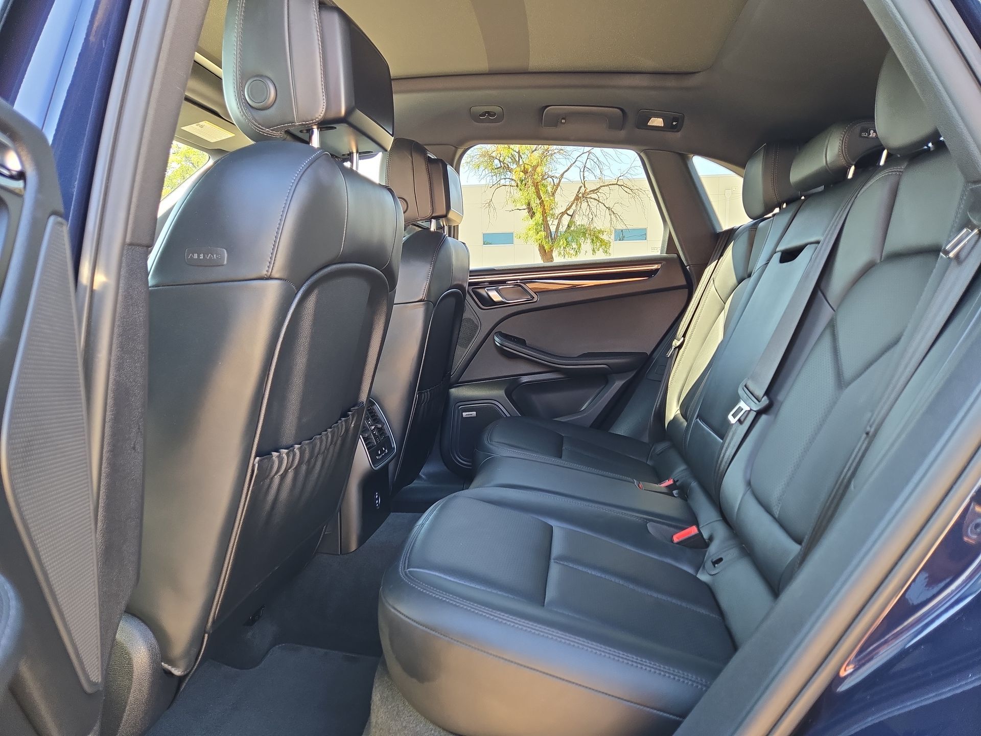 2023 Porsche Macan S - Photo 13