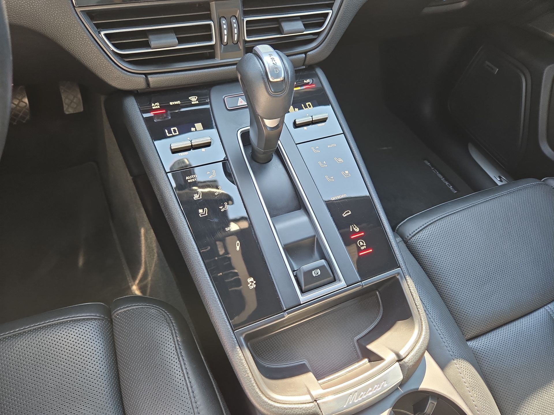 2023 Porsche Macan S - Photo 22