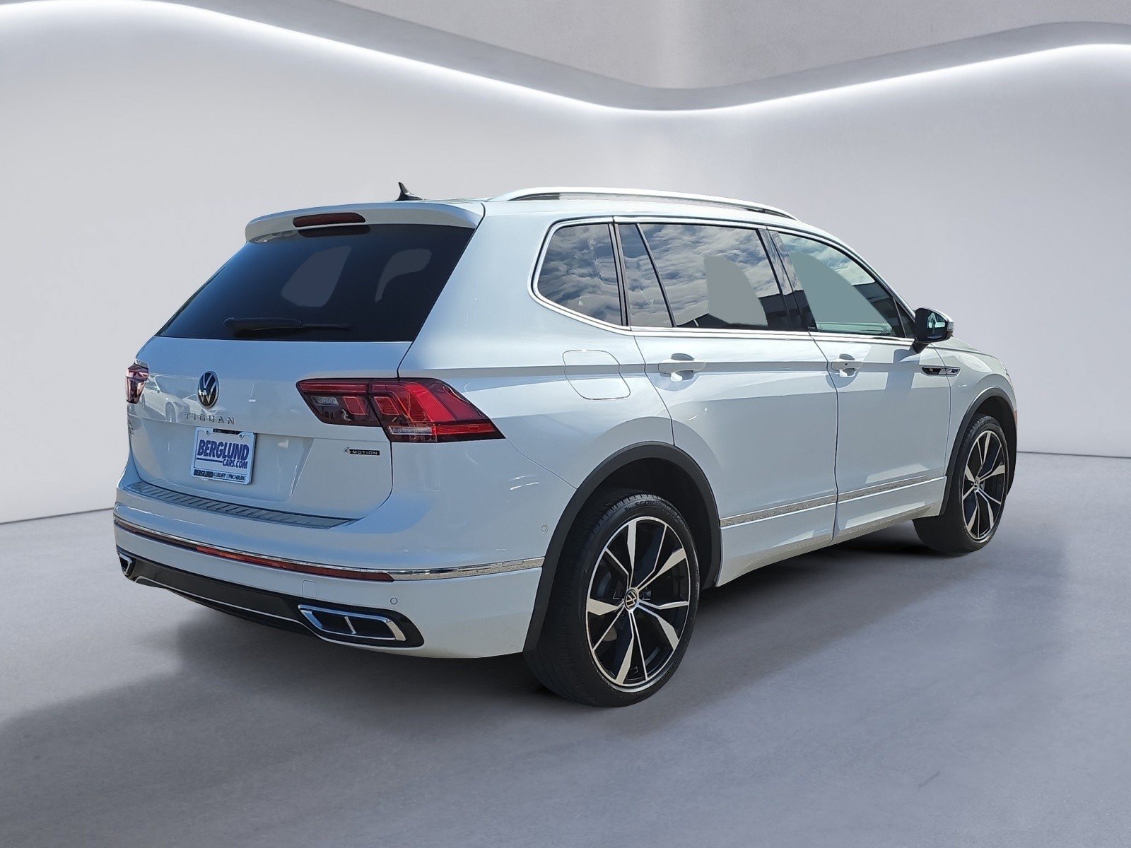 Used 2024 Volkswagen Tiguan 2.0T SEL R-Line SUV