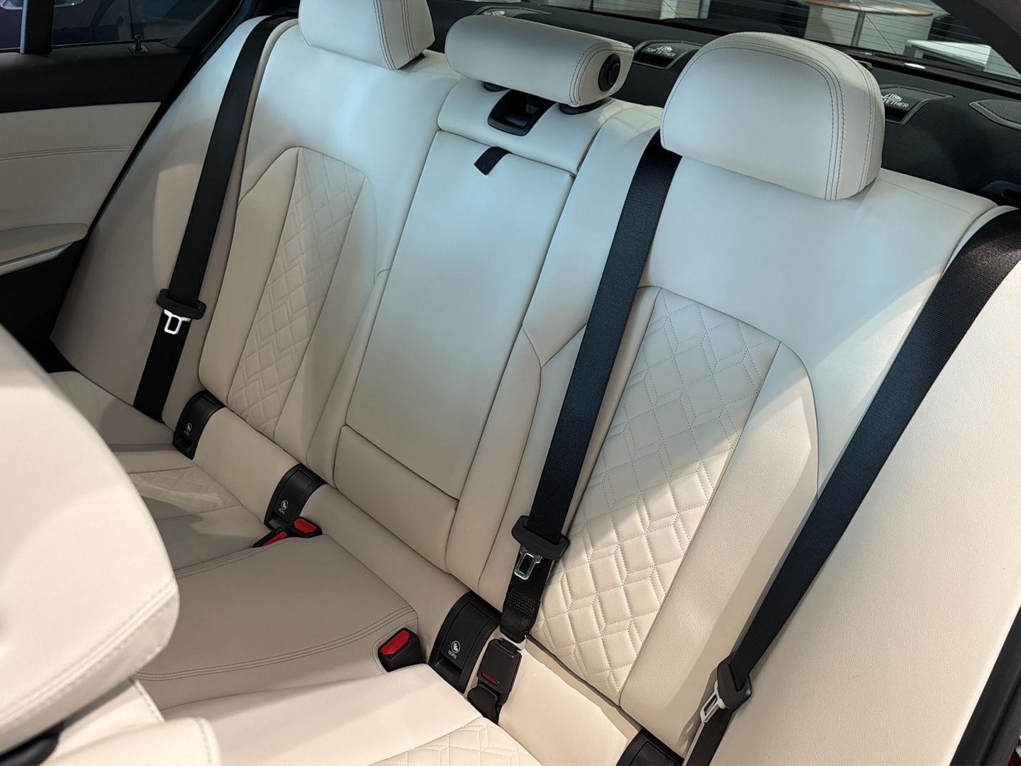2026 BMW 3 Series M340i - Photo 26