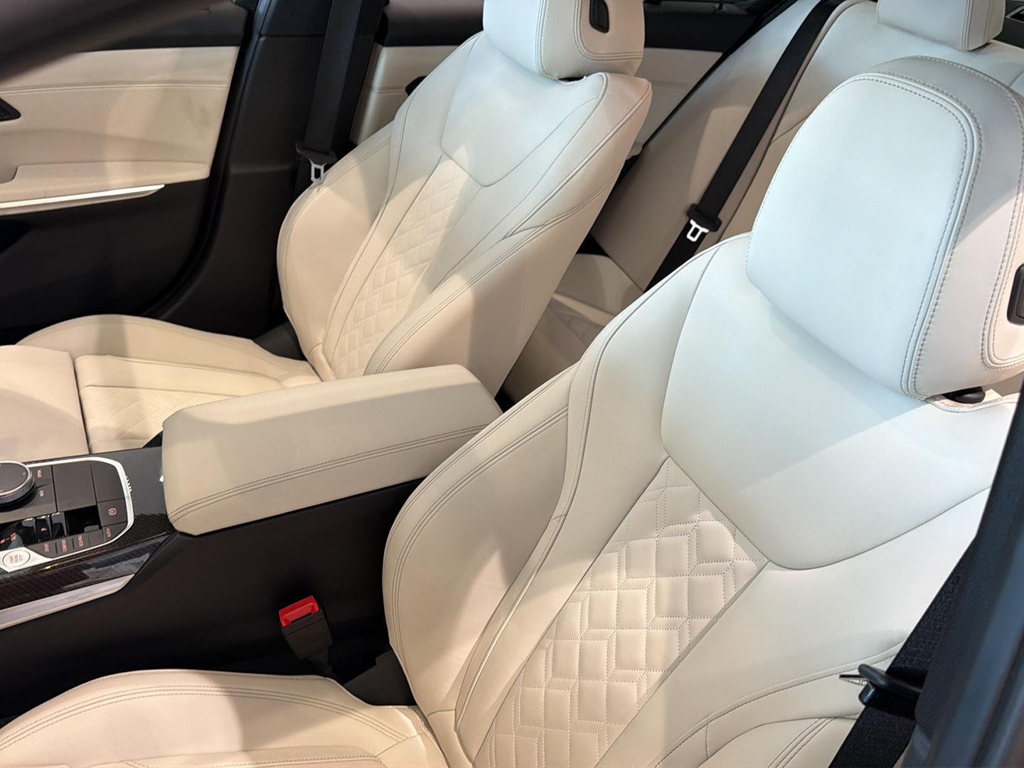 2026 BMW 3 Series M340i - Photo 25