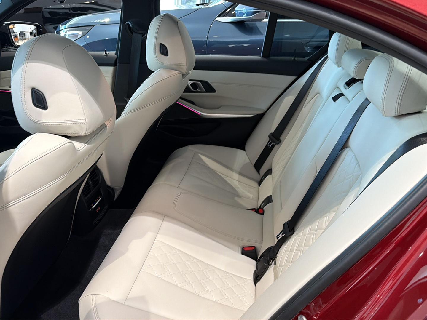 2026 BMW 3 Series M340i - Photo 9