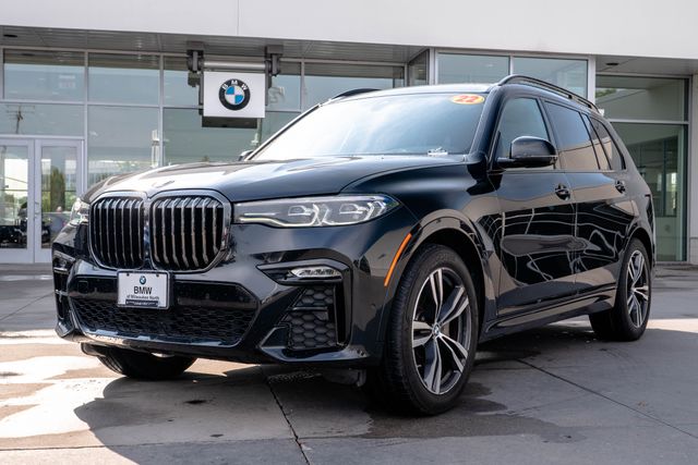 2022 BMW X7 40i