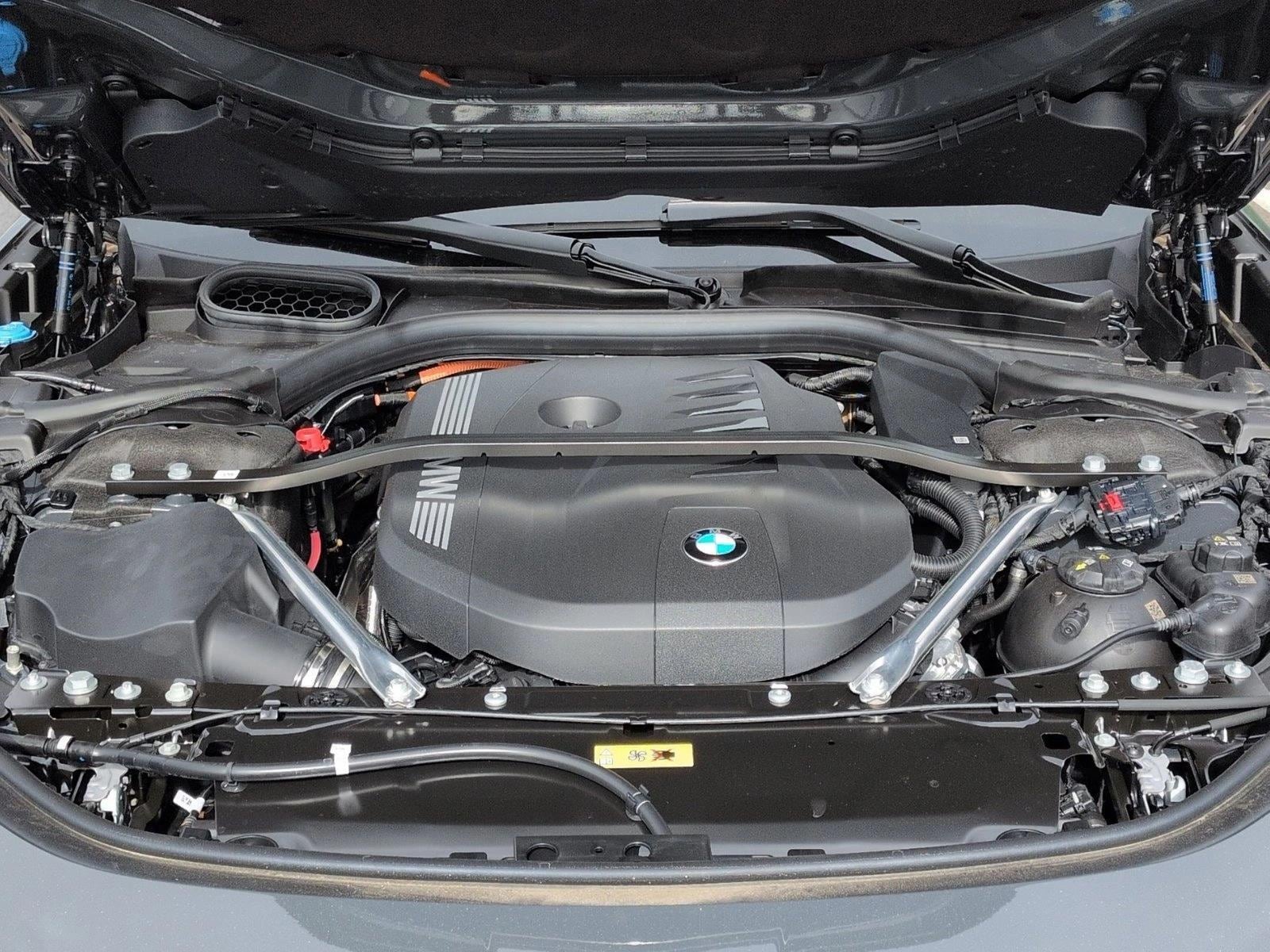 2026 BMW 7 Series 750e - Photo 17