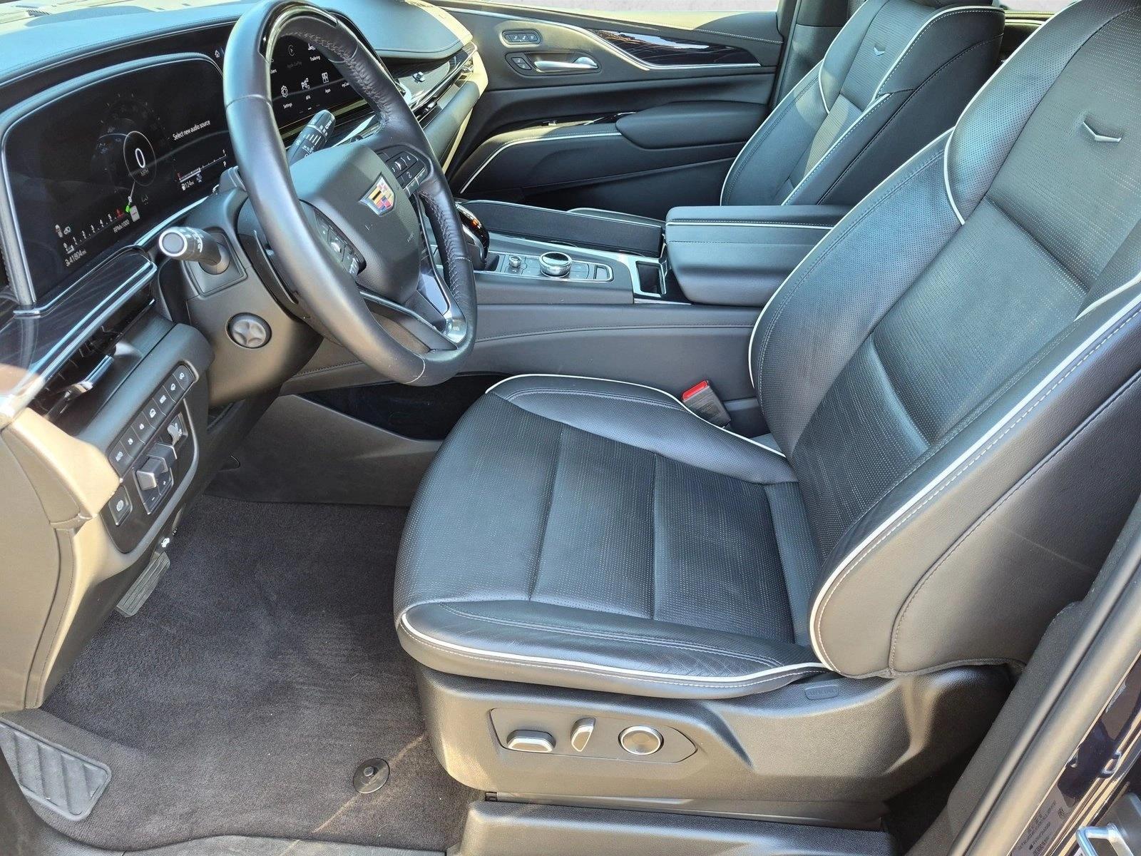 2023 Cadillac Escalade Sport - Photo 17