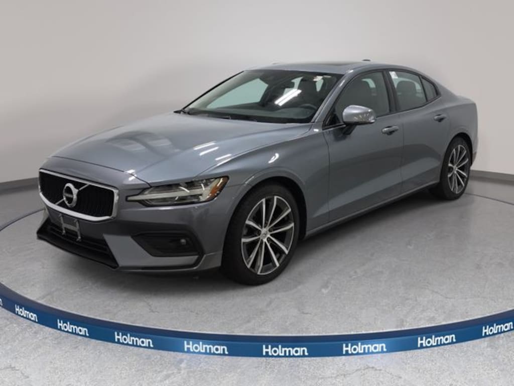 Used 2021 Volvo S60 T5 Momentum Sedan