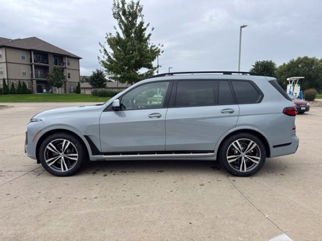 New 2027 BMW X7 xDrive40i SUV