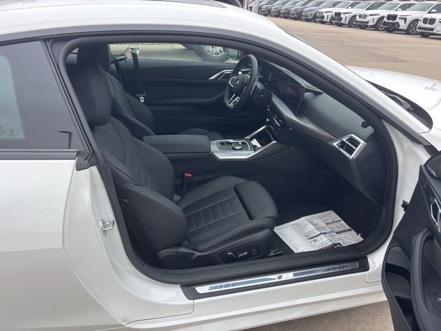 2026 BMW 4 Series M440i - Photo 11