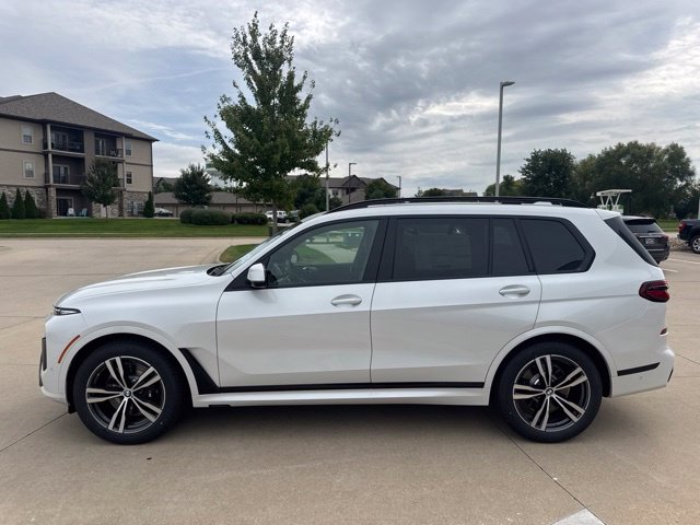 New 2027 BMW X7 xDrive40i SUV