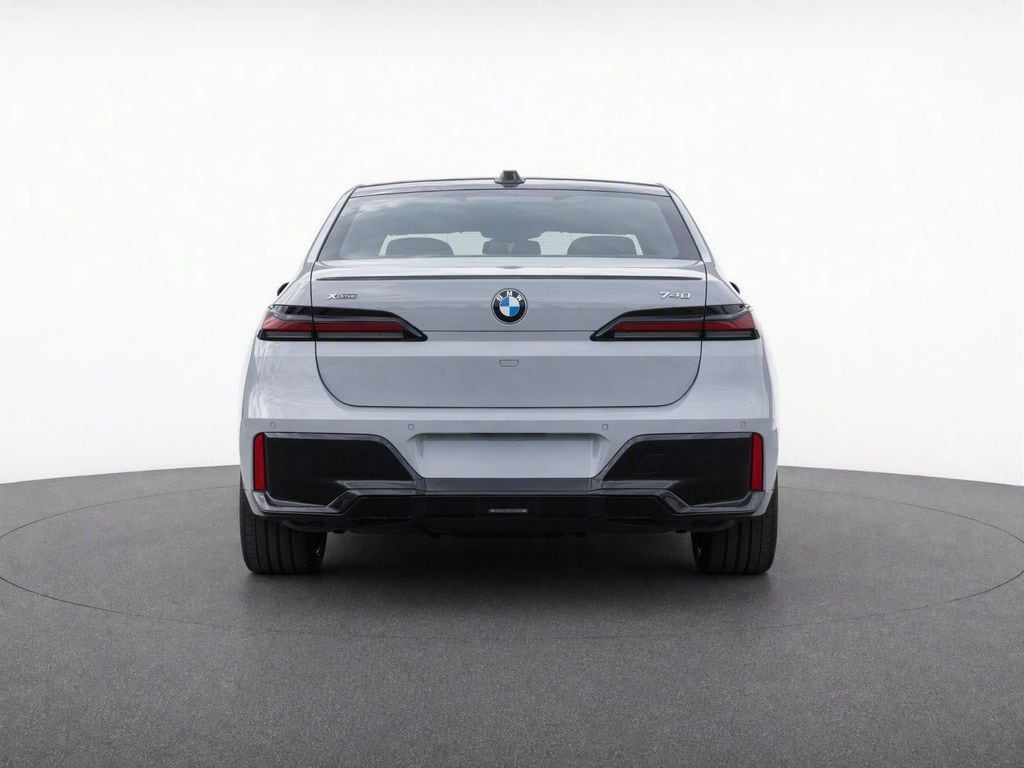 New 2027 BMW 7 Series xDrive Sedan
