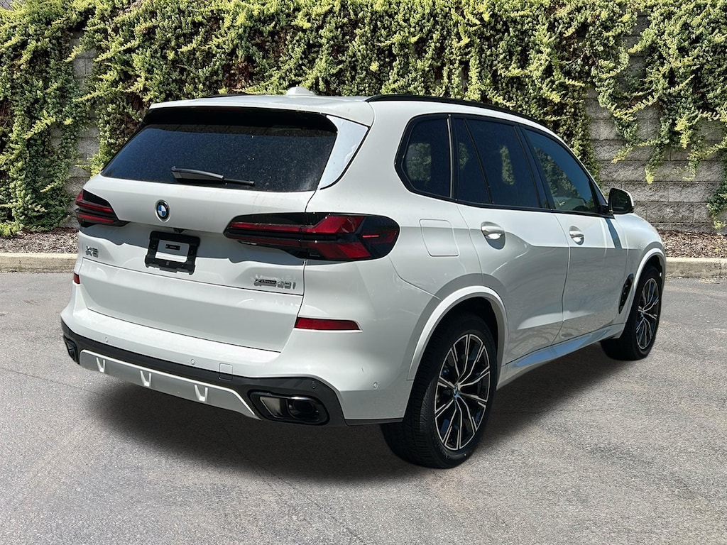 New 2026 BMW X5 xDrive40i Sports Activity Vehicle