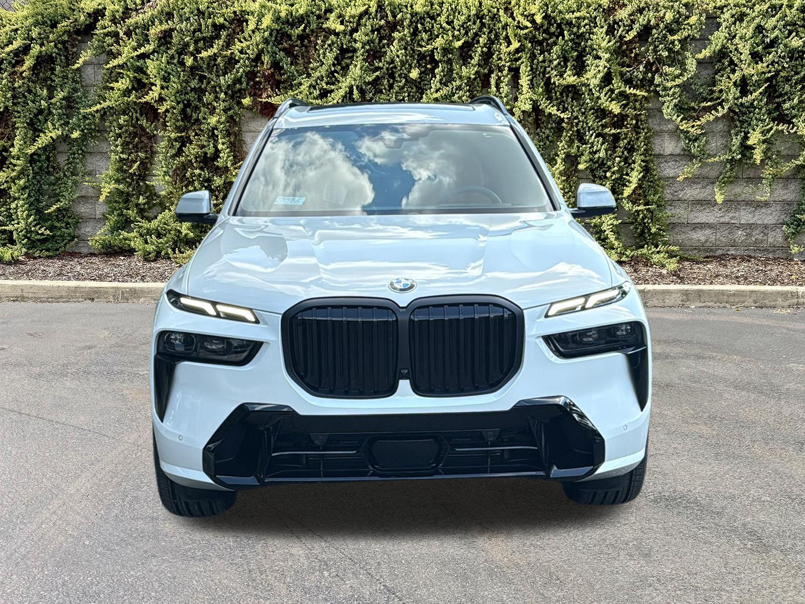 New 2027 BMW X7 xDrive40i Sports Activity Vehicle