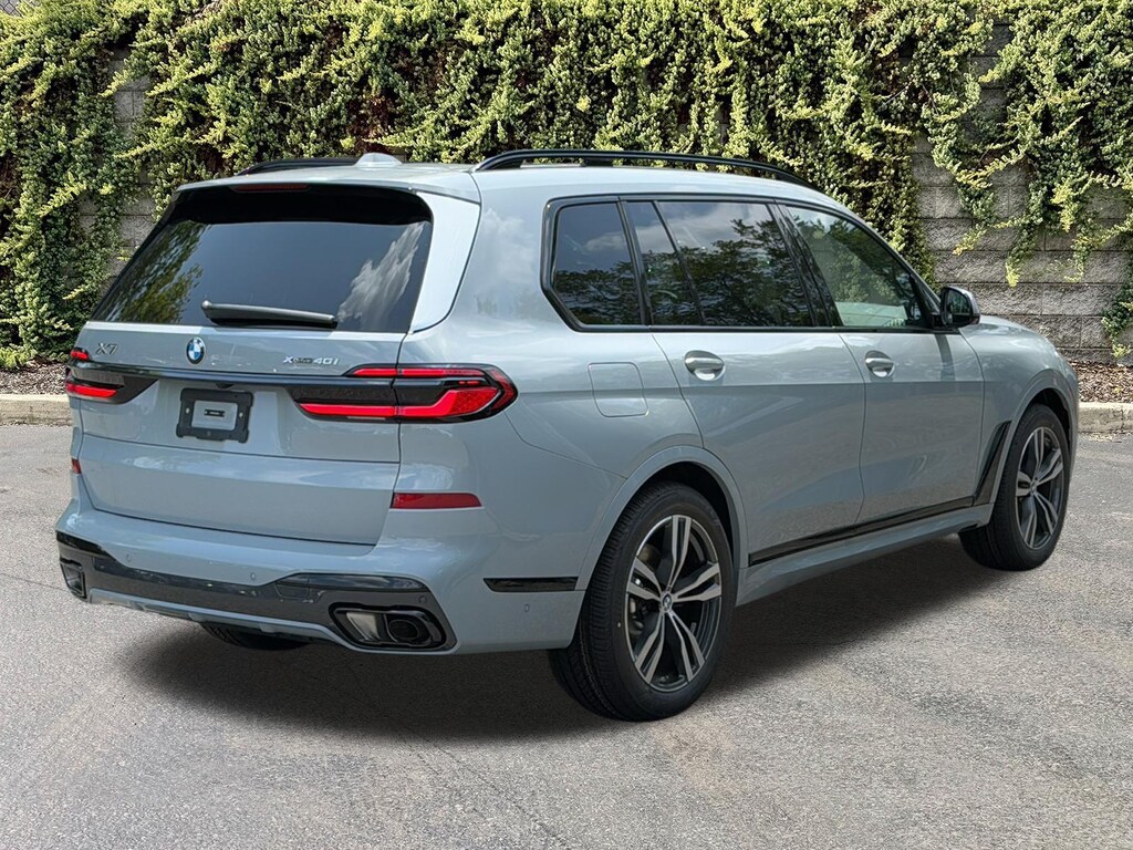 New 2027 BMW X7 xDrive40i Sports Activity Vehicle