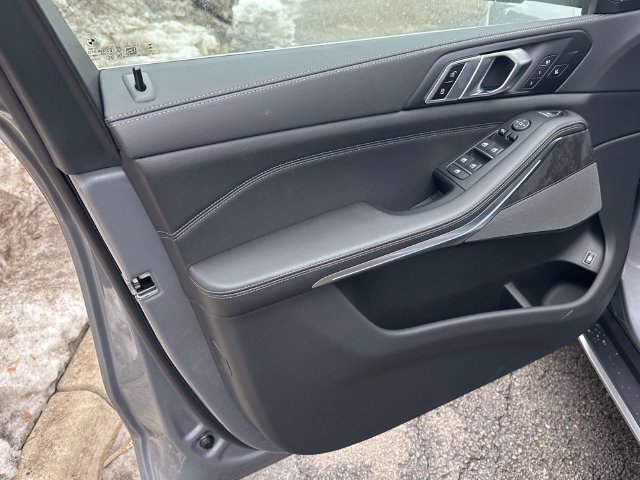 2026 BMW X5 50e - Photo 13