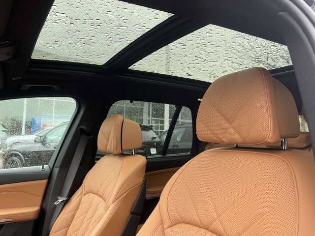 2026 BMW X5 M60i - Photo 14