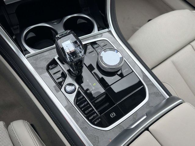 2026 BMW 8 Series 840i - Photo 17