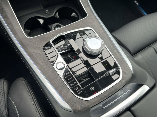 2026 BMW X5 50e - Photo 17