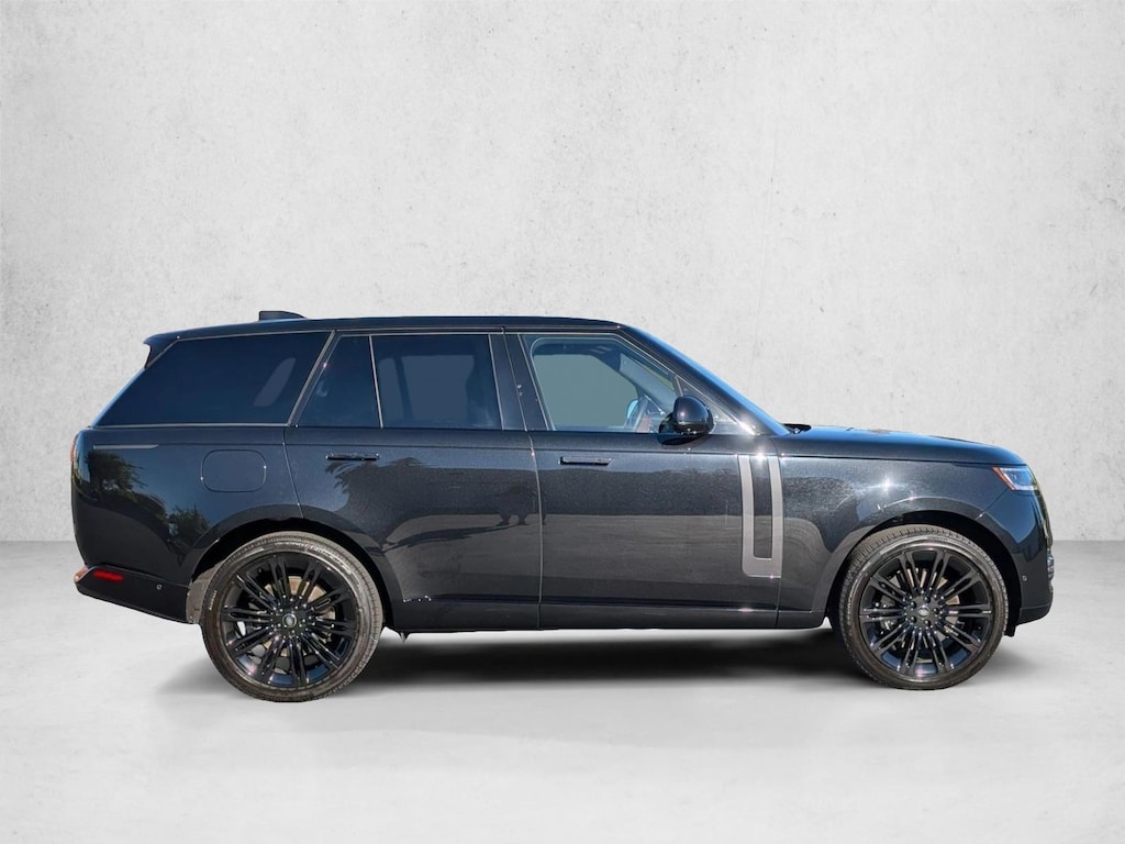 Used 2025 Land Rover Range Rover P530 SE SUV
