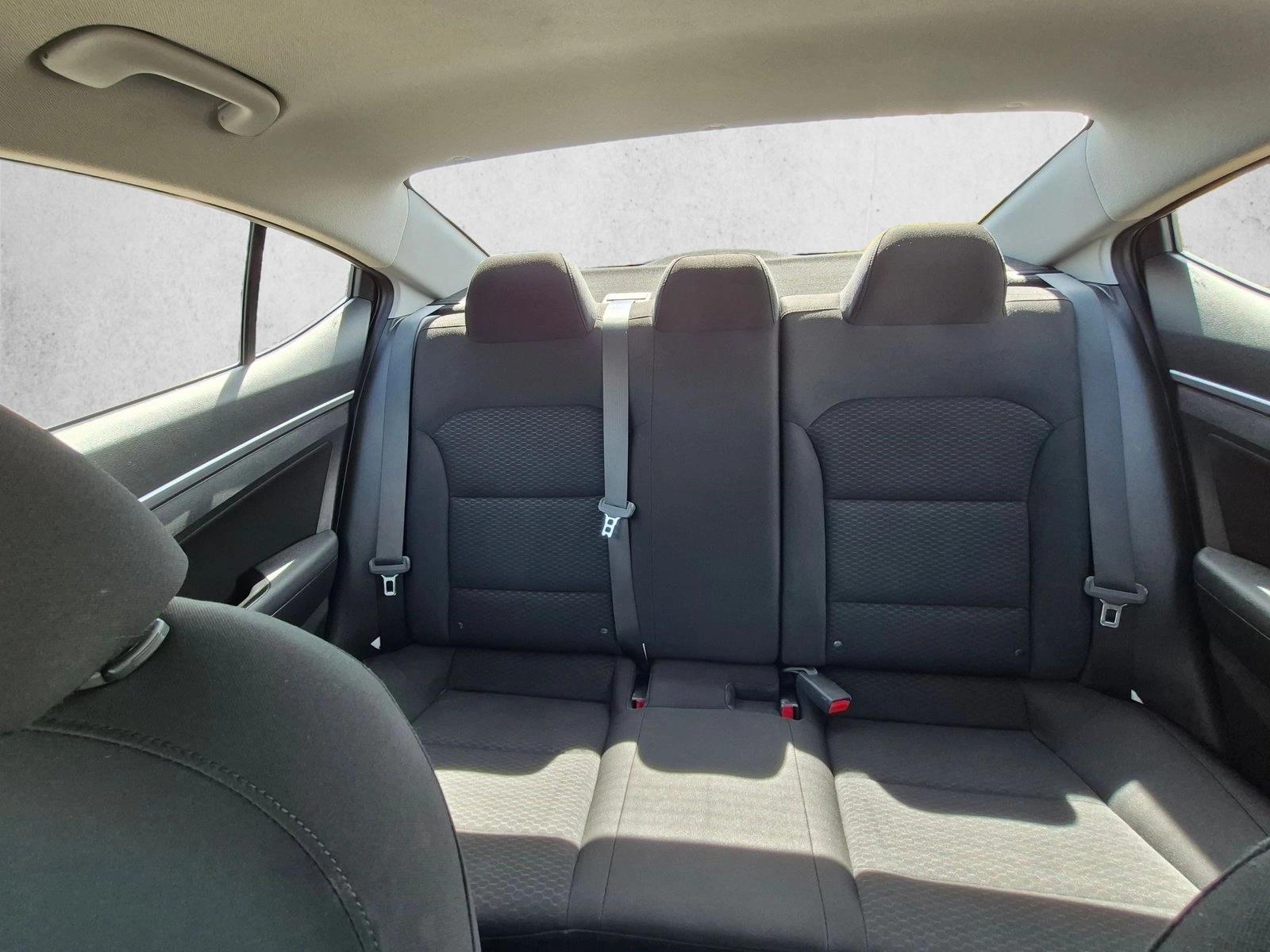 2020 Hyundai Elantra SEL - Photo 18