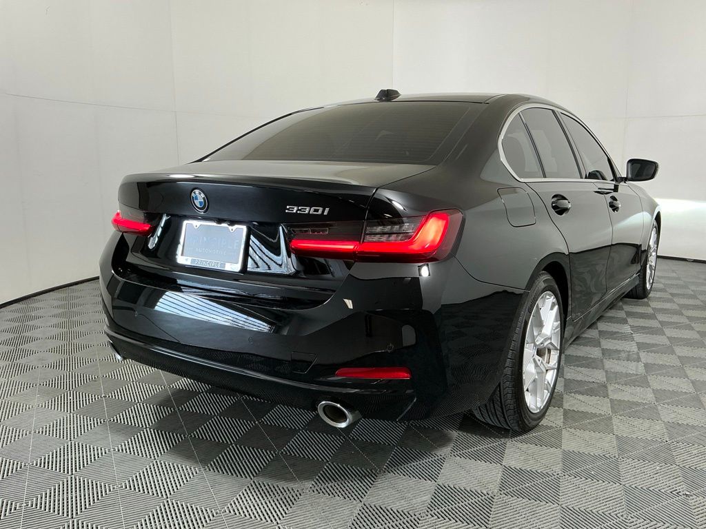 2026 BMW 3 Series 330i - Photo 5