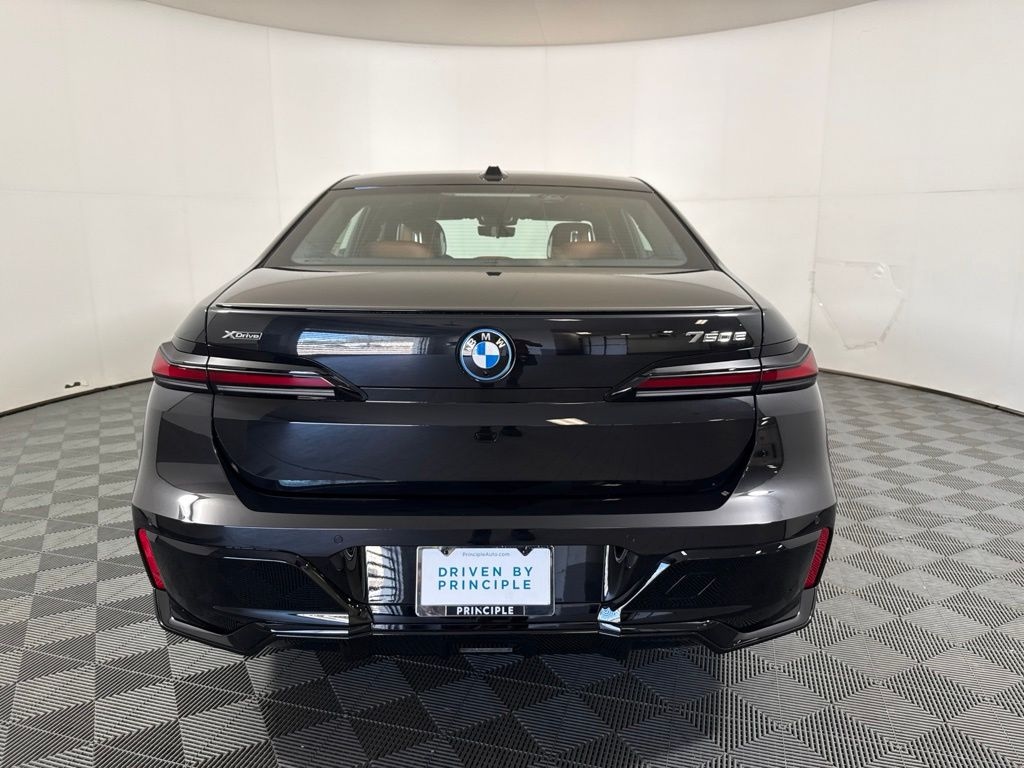 New 2026 BMW 7 Series 750e xDrive Sedan