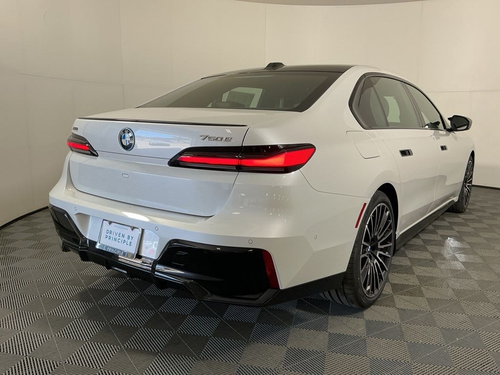 New 2026 BMW 7 Series 750e xDrive Sedan