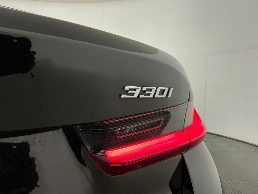 2026 BMW 3 Series 330i - Photo 32