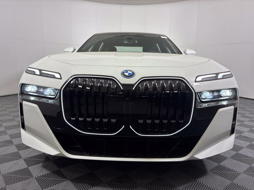 New 2026 BMW 7 Series 750e xDrive Sedan