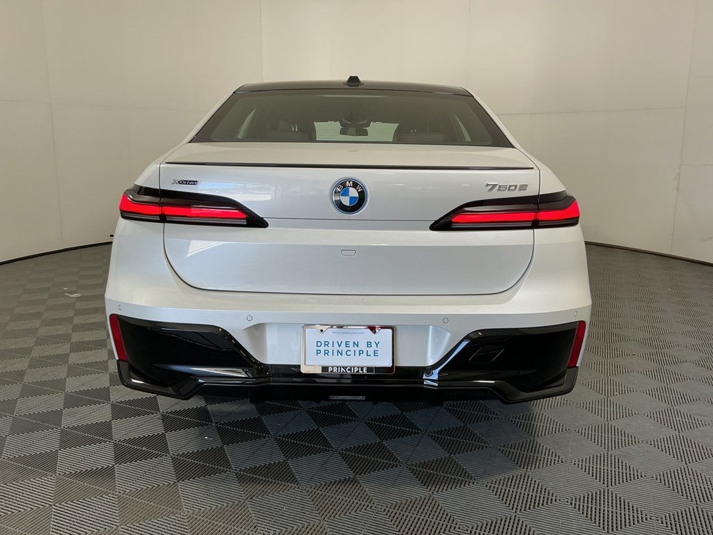 New 2026 BMW 7 Series 750e xDrive Sedan