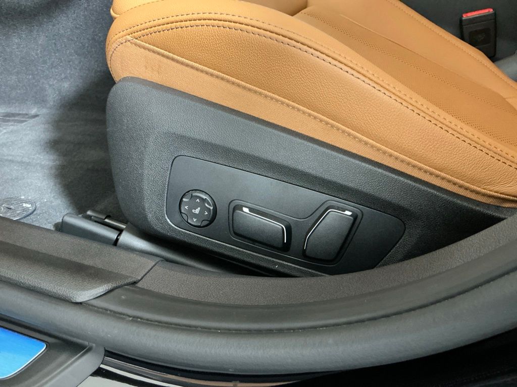 2026 BMW 3 Series 330i - Photo 21