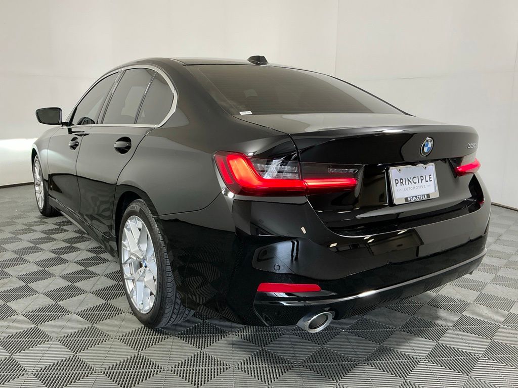 2026 BMW 3 Series 330i - Photo 7