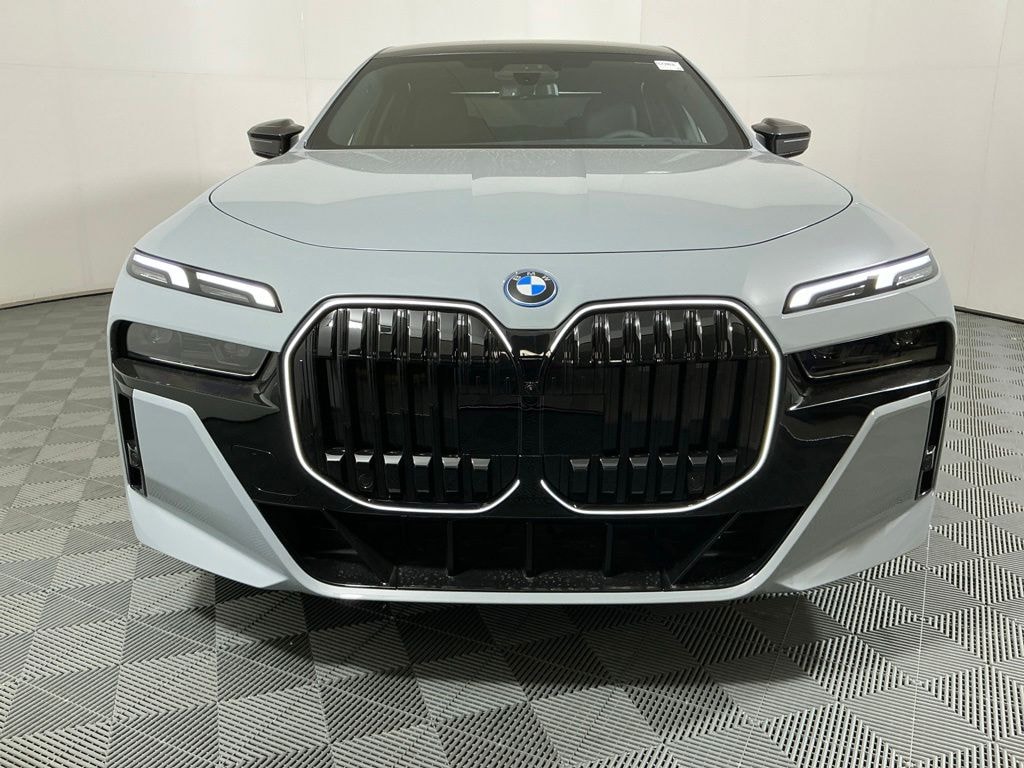New 2026 BMW 7 Series 750e xDrive Sedan