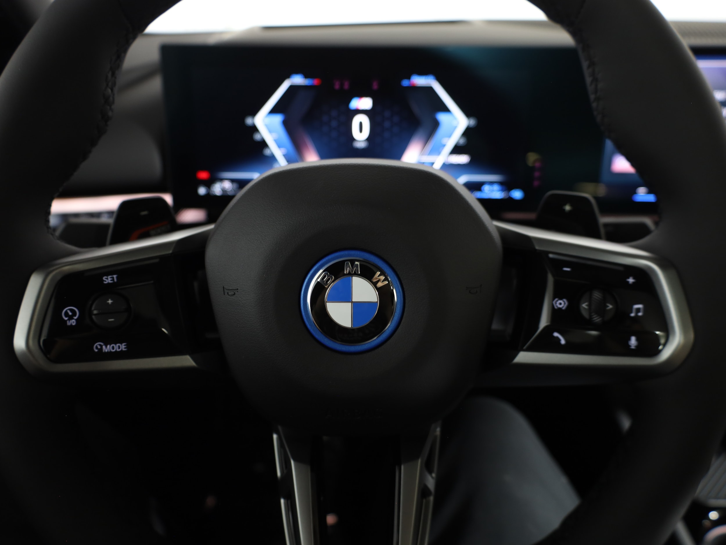2027 BMW 5 Series 550e - Photo 21